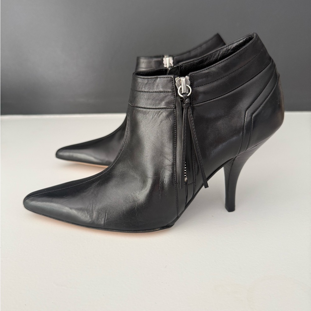 Narciso Rodriguez vintage black ankle boots size 38 (7.5)- like new